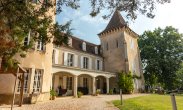 services, chateau de fonrives