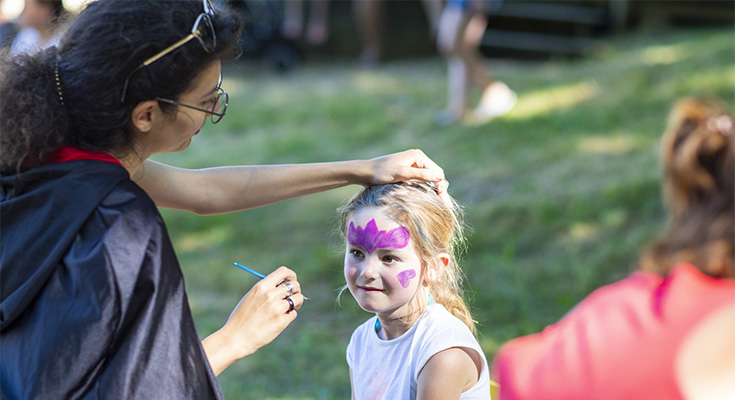 activité maquillage au Club enfants