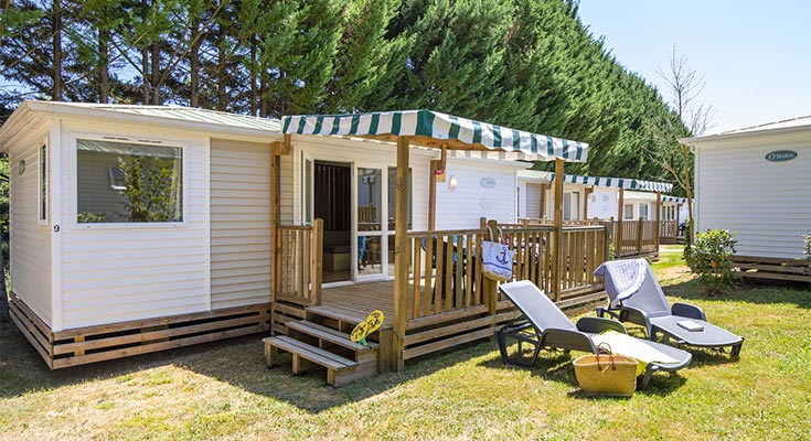 Terrasse et extérieur d'un mobil-home Classic