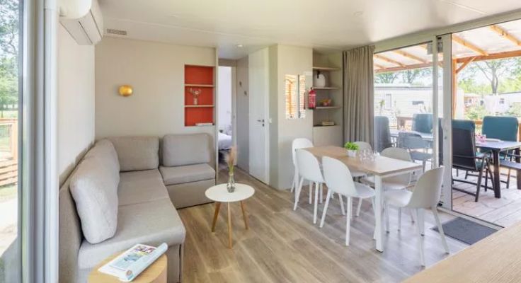 mobil-home Ultimate Château de Fonrives salon
